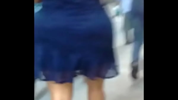 Coroa Rabuda De Vestido Azul