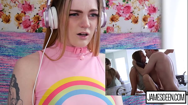 CARLY RAE SUMMERS REACTS TO STUFFS DEEN VS SARA LUVV - HONEST PORN REACTIONS - HPR09