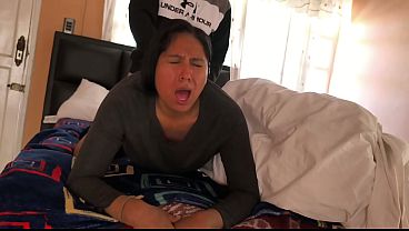 A Mí Vecina Le Duele La Vagina De Tanto Tener Sexo Conmigo Todos Los Días, Su Esposo No Sabe Nada