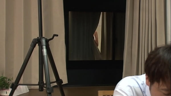 Https://bit.ly/3zddNYz 向かいの部屋の窓から覗く巨乳美女の着替え姿に見とれていると、偶然ラッキーエロ、そして…まさか！？パート２