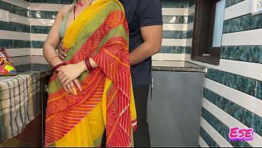 Meri Blazing And Sexy Aunty Ki Choli Mein Rang Lag Gaya Holi Mein