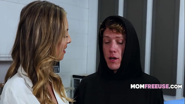Rando Freeused A STEPMOM & She Didnt Even Notice - Millie Morgan | MomFreeuse
