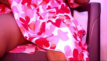 Hot Indian Aunty Lures Unmarried Guys, Desi Sex Yearn