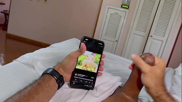 Comparto Habitacion Con Mi Hermanastra Y Me La Follo Con Su Pijama