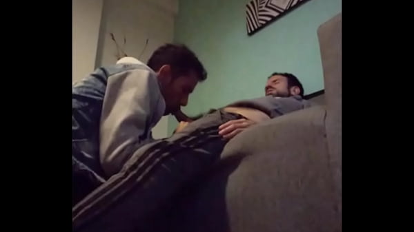 Mamada Y Cogida En El Sofá.