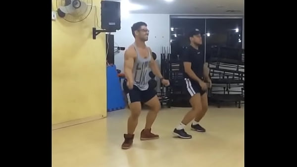 Sexy Brazilian Muscle Stud Dancing At The Gym!