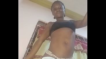 Crazybitch Displaying Off Her Clean-shaven Cunt In Shorts