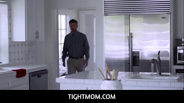 TightMom - Massive Butt Young-babe Stepdaughter Haley Spades Fucked By Stepdad