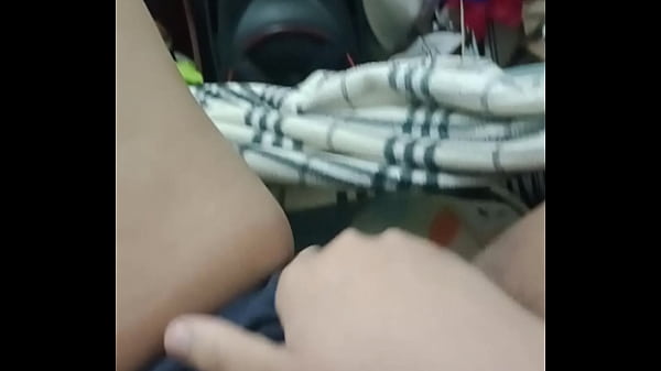SOZINHA EM CASA CARENTE LOUCA PRA ALGUEM VIR ME COMER GOSTOSO
