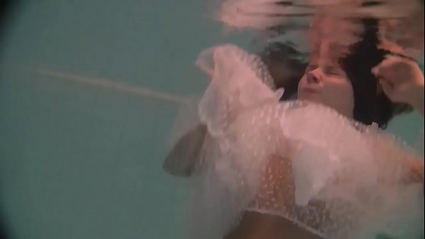 Russian Unclothed Hottie Natalia Swims And Disrobes