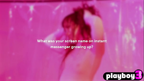 Small Brown-haired MOMMY With Flawless Butt Riley Reid Passion Posing Action