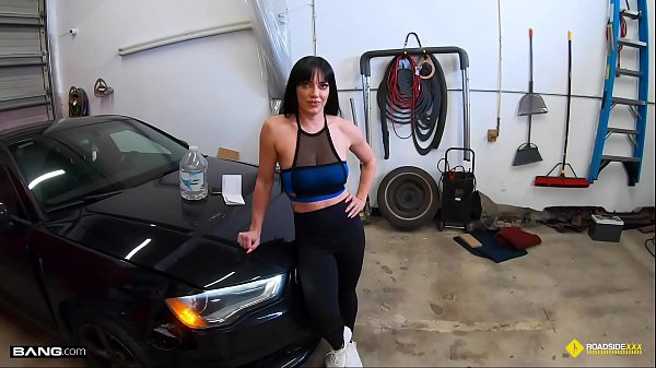 Roadside - Fit Doll Gets Her Honeypot Banged By The Car Mechanic