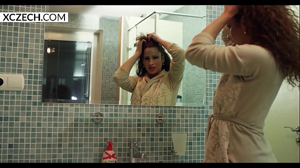 Reina Pornero - HOTWIFE In The Shower - XCZECH.com