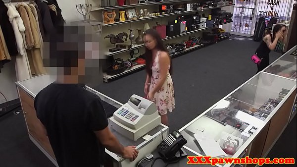 Legit Pawning Hottie Working Brokers Rod For Cash