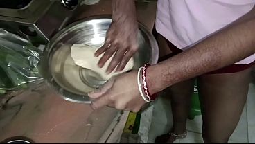 Bhabhi Alone Making Roti – Devar Vigorous Member Made Her Crazy & Milk It Clean