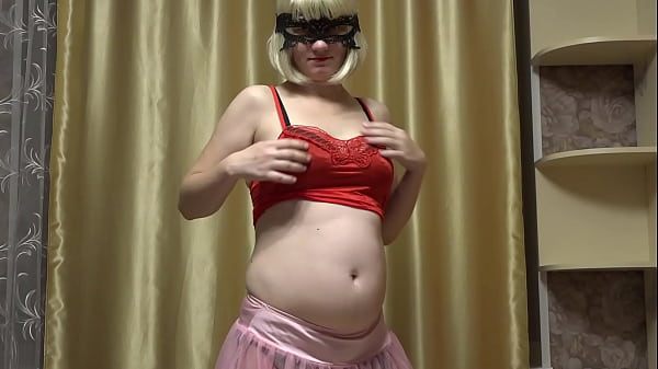 Pregnant Milf Unwraps Sexily And Boasts Of Her Stunning Figure. Homemade Kink.
