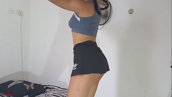 La Cachonda De Mi Hermanastra Se Ejercita En Su Habitación Y Me La Follo Duro (parte 1)