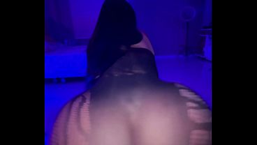 Mi Tierna Hermanastra De 18 Años Es Una Terrible Ninfómana Y La Follo Hasta Correrme En Sus Tetas