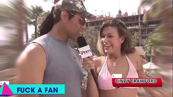Construction Buck Joe Saturating Cindy Crawford's Cunt With Cream!