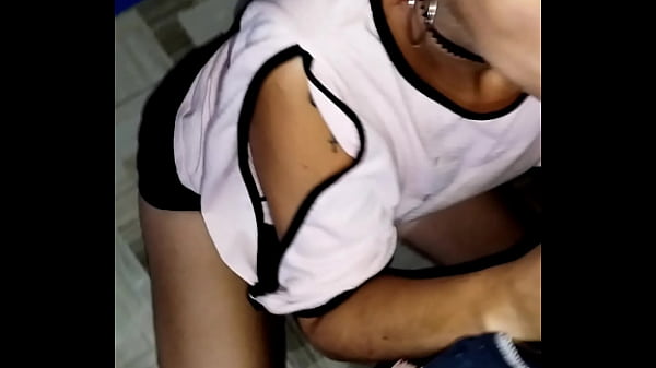 Vídeo Caseiro *authentic* Paguei Minha Conta No Bar Sem Dinheiro. Mais O Dono Do Bar Ficou Mais Satisfeito Com O Pagamento Que Lhe Dei