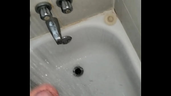 Éjaculation Dans La Douche
