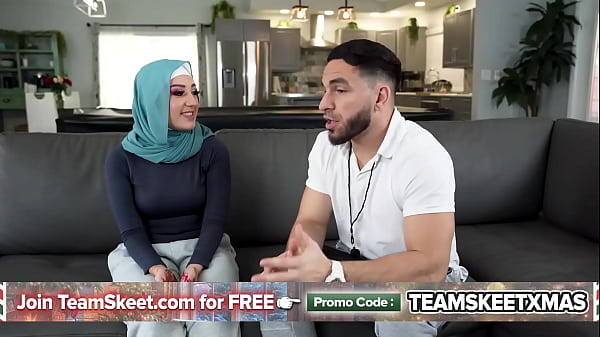 Virgin Hijab Babe Gets Sex Lessons From School Coach ~ Free Movie