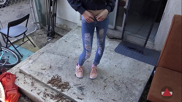 Skinny Honey In Firm Jeans Sucks Ice Pop
