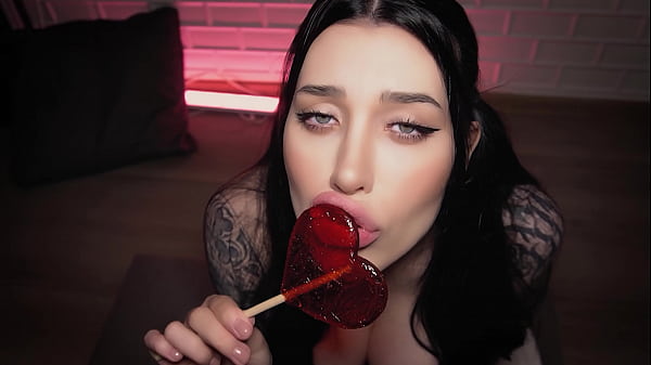 DIVINE HOTTIE ASKING FOR A MONEY SHOT. HONEY HAZE