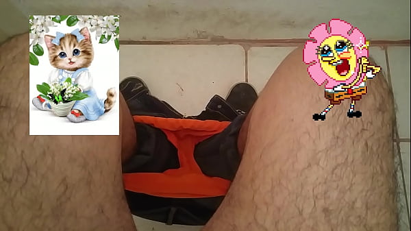 Oso Maduro Piensa En Bob Esponja Y Gatitos Mientras Caga