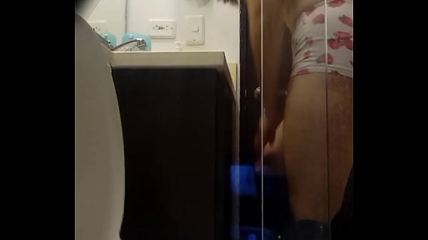 Amiga De La Universidad Catolica De Chile No Se Da Cuenta Que La Grabo