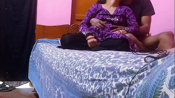 Everbest Desi Huge Tits Bhabhi Xxx Plowing With House Owner In Hotel Room - Bengali Xxx Couple