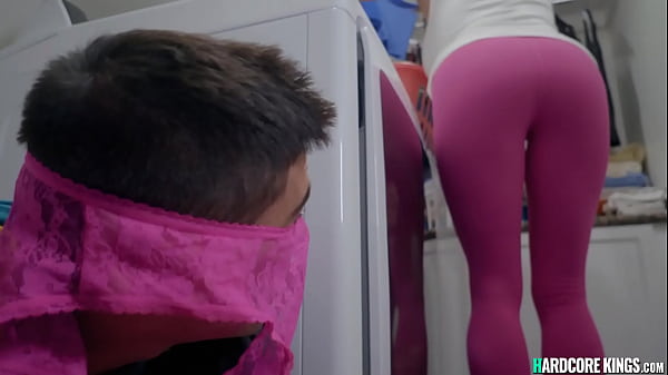 Fresh Guy Pounding Curvy Stepmommy
