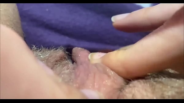 Huge Clitoris Rubbing And Jerking Peak