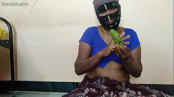 वो मेरा लंड चूसने लगी