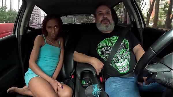 A Novinha Briane Cristina Na Sua Primeira Vez Deu O Cú Na Carona