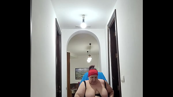 Coolmarina. Me Hago Pipí Y De Paso Juego Un Poquito Con Un Bote