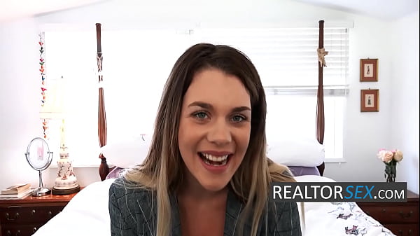 Shapely Realtor Bangs Recently Divorced Fella