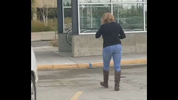 A Fan Got Video Of MarieRocks Out In Public