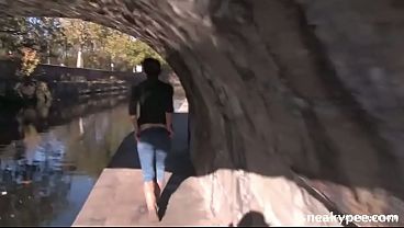 Babe Pee On The Road
