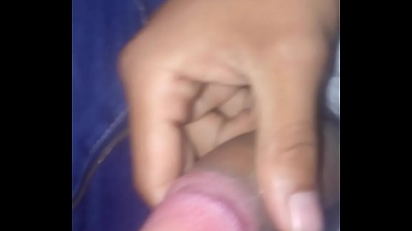 Me Masturbo. Sentado En Una Silla De Madera Querico Los Mecos Que Saca Mi Y