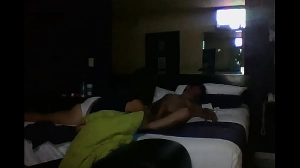 MAMA SOLTERA CALIENTE SABE HACER EL AMOR MAMAR, COJER Y GEMIR