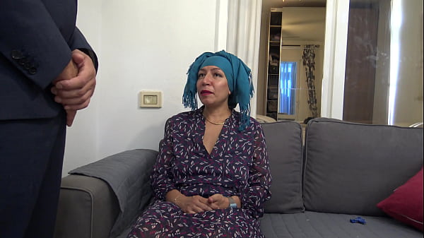 Kurdish Muslim Spouse Lets Manager Finish Inside Her Pussy During Job Interview