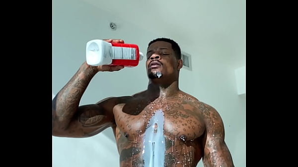 Pornstar Jason Luv Bathes In Jerk