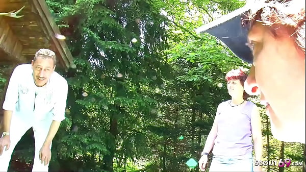 REIFES DEUTSCHES PAAR FICKT MIT FREMDER FRAU AM STRAND IM DREIER