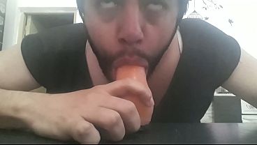 Chupando El Juguete De Mami 27
