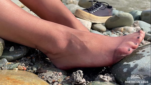 Queen Reveals You Her Drippy Nylon Feet Close Ups In Torn Pantyhose On The River Bank