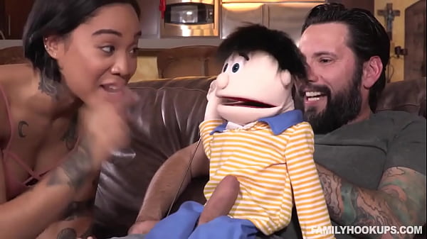 Puppet Insanity With Tommy And Honey Gold