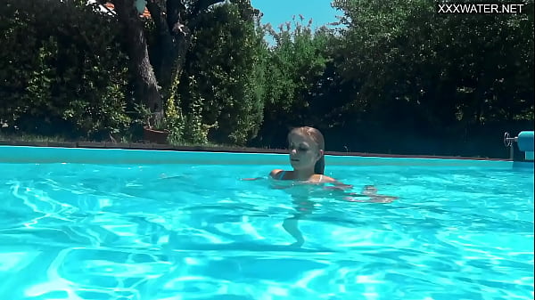 Bonnie Sexy Tense Small Chestnut-haired Pornstar Swimming