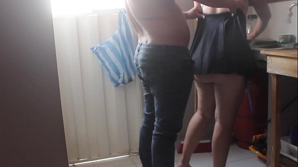 Mi Hermanastro No Me Deja Lavar Los Platos Se Mete A La Cocina Para Culiarme Y Llenarme La Boca De Su Semen