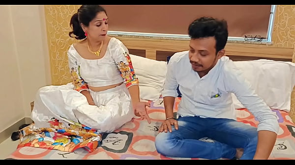 Indian Sizzling Bhabhi In Couple Sex Filmed In Hotel With Dirty Hindi Bengali Audio
